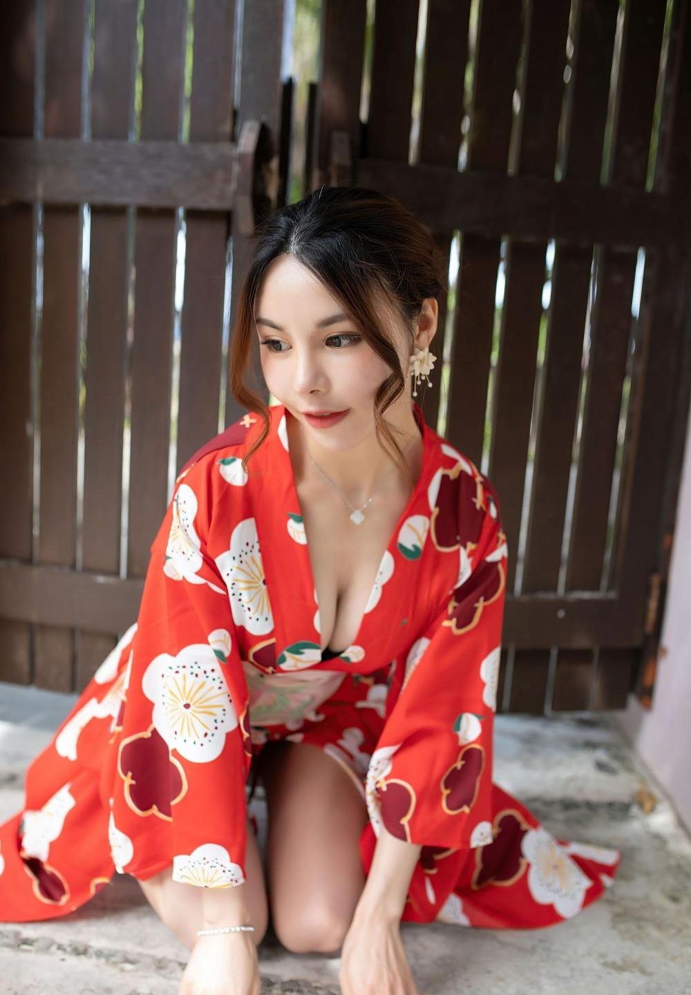 ����ɫ��AV����AƬһ��