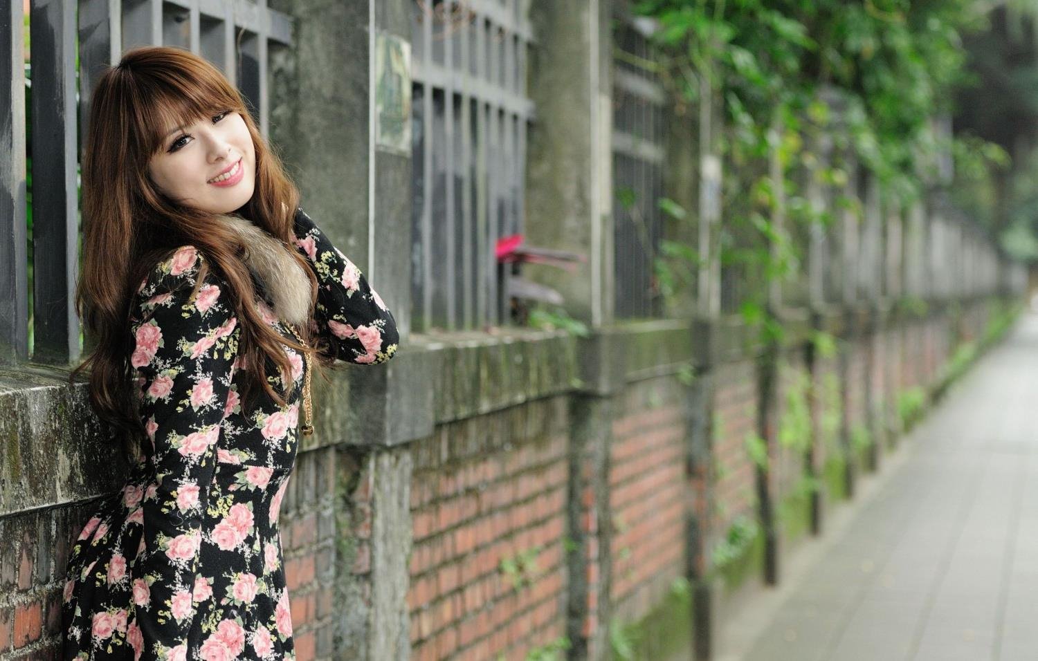 ���ߣ��ѹ�Ӣ��ɫ��ͷ��