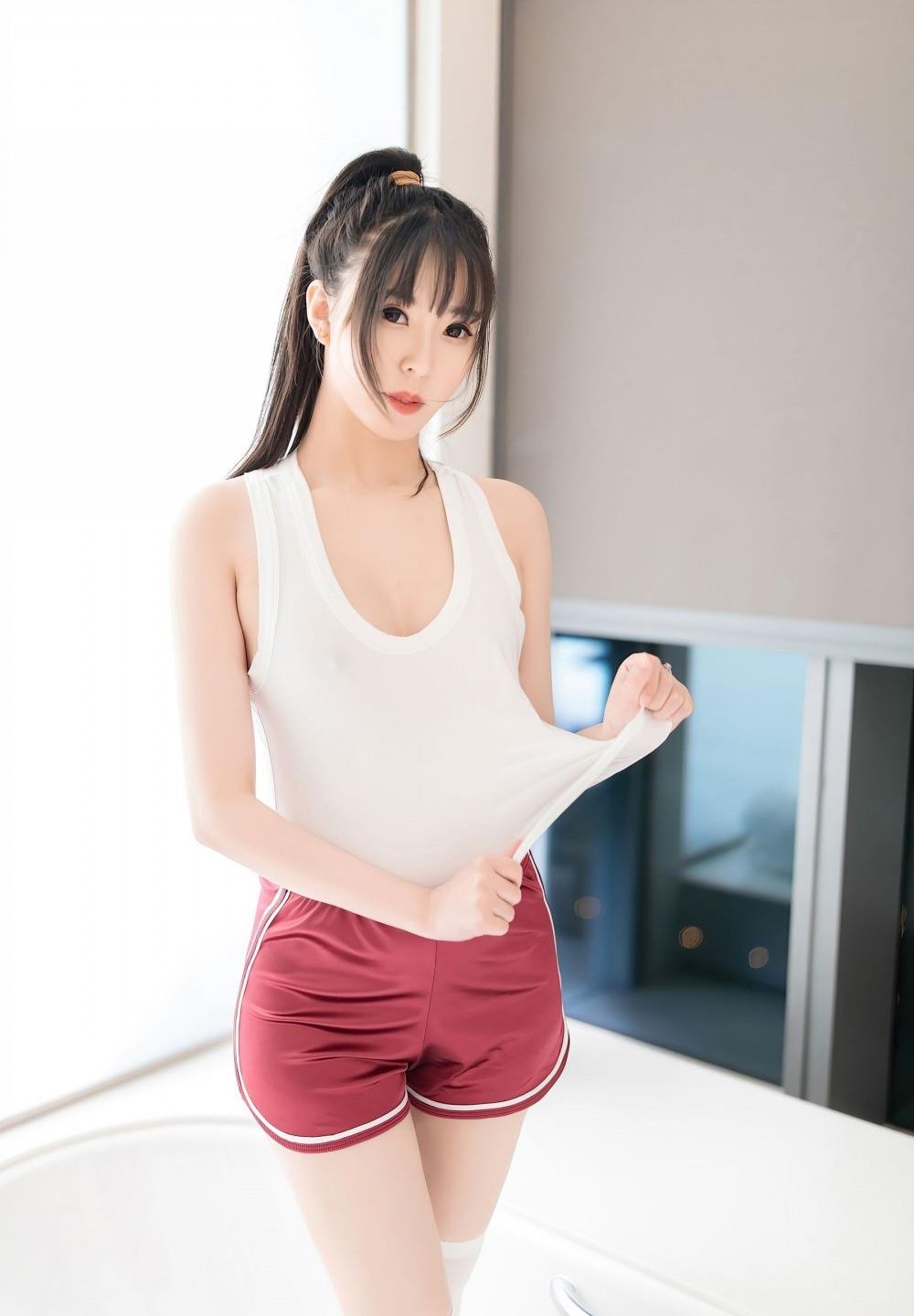 ɫ��첥