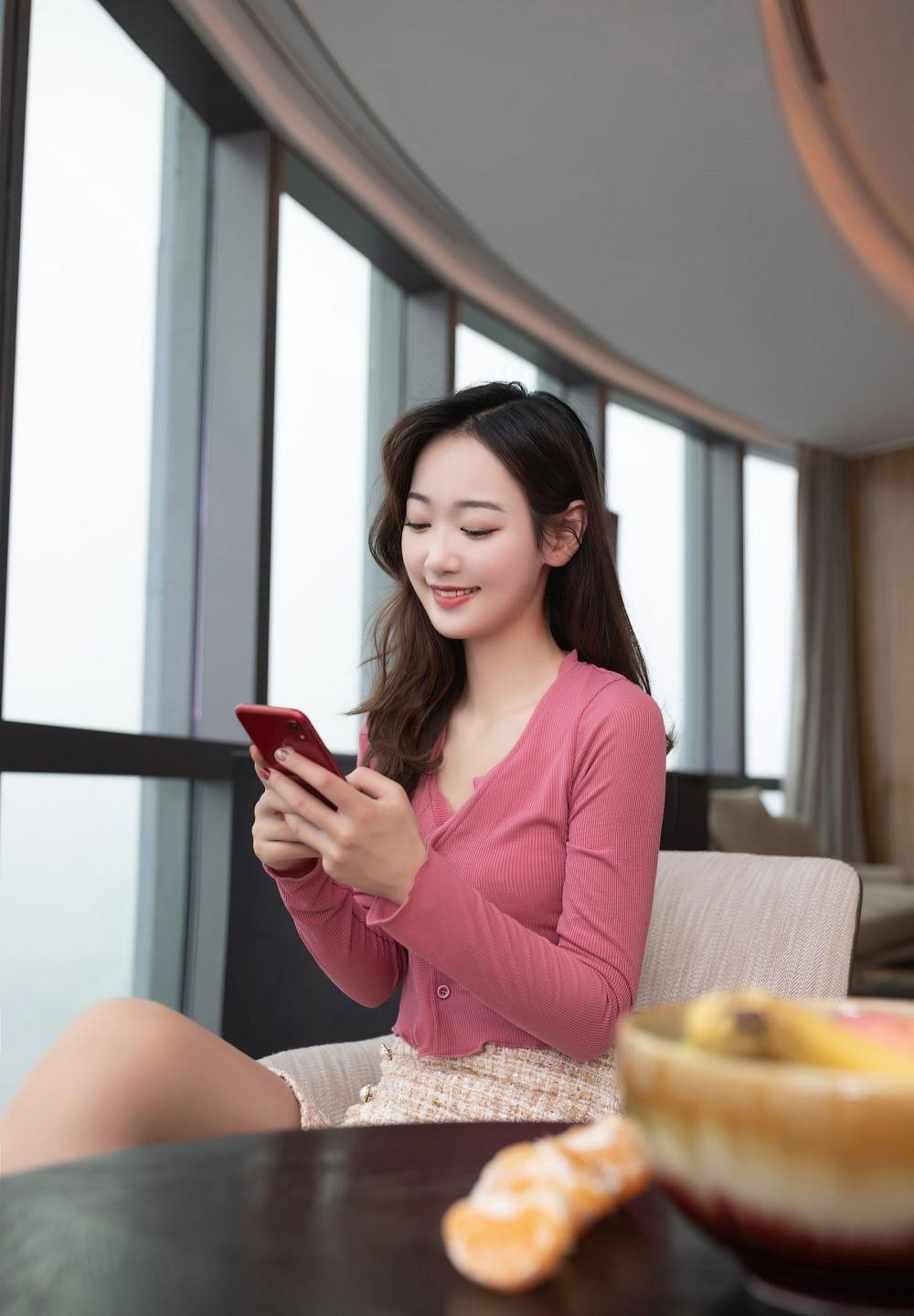 ���ߣ�ð�ռҸ߿���ɫ��ͷ��