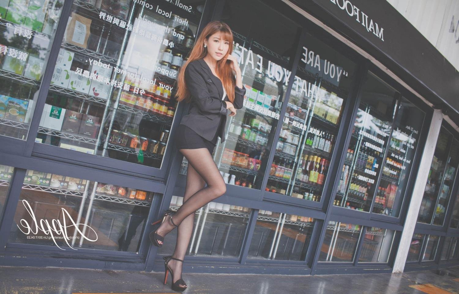 ���ߣ�����ĺ����������ѹ�Ӣ��ͷ��