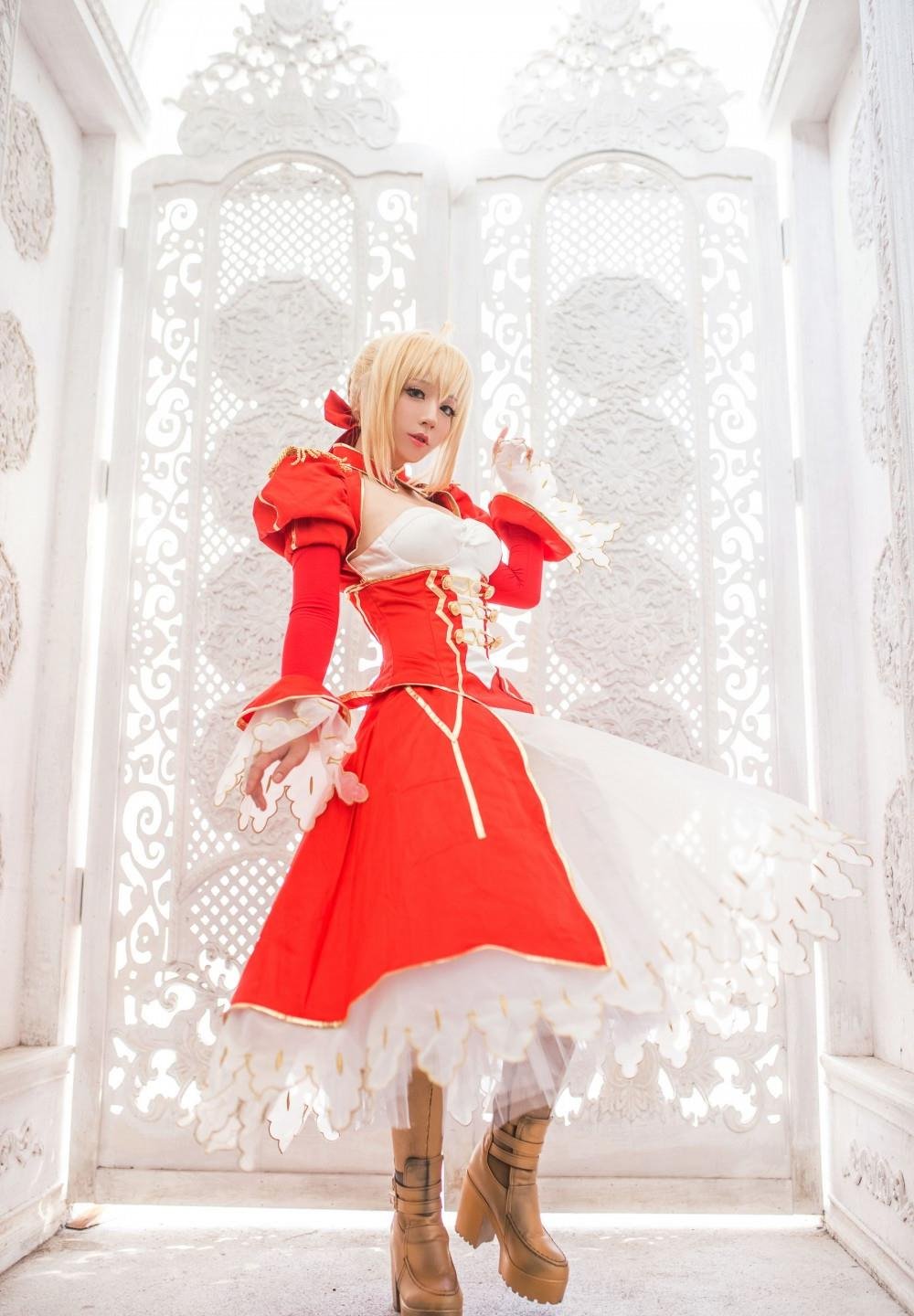 ���ߣ���ɫ������ģ�ͷ��