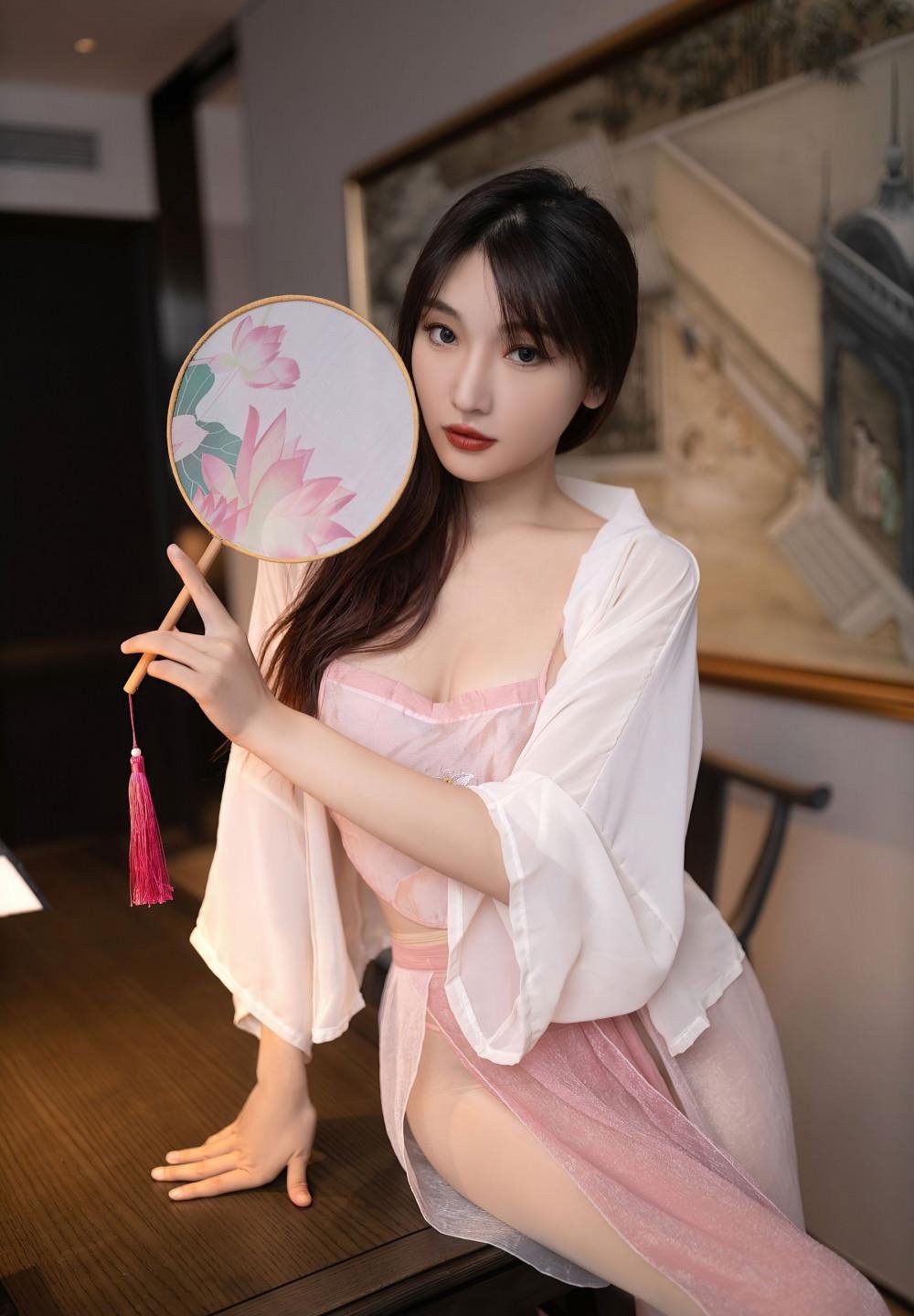 �����u ��