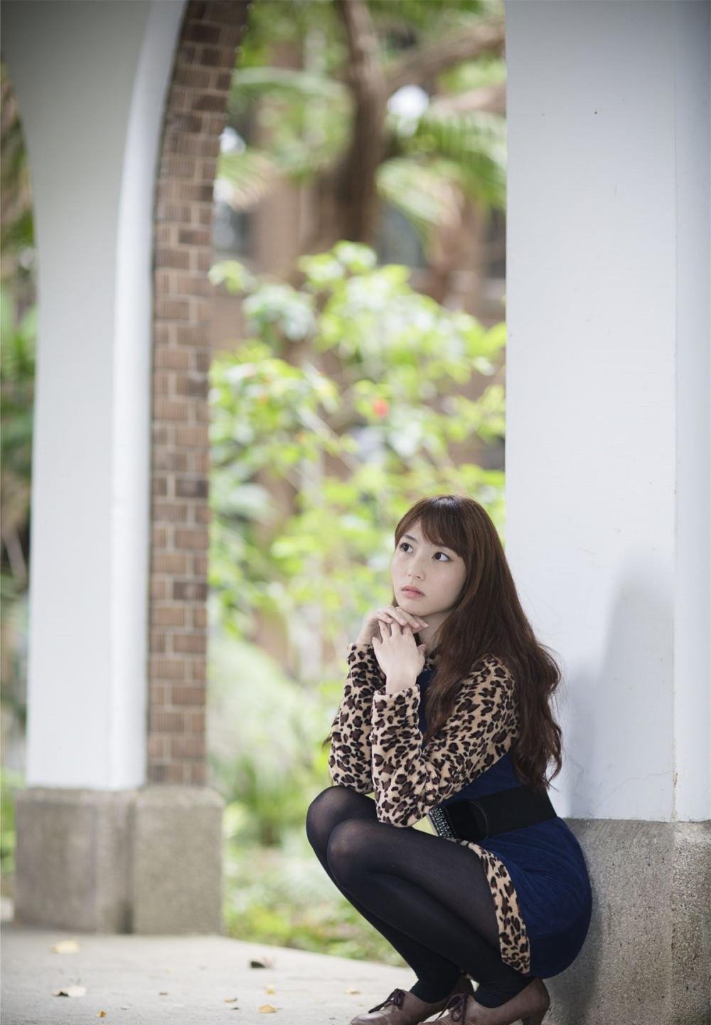 ���ߣ���ɫ�����ӥ��ͷ��