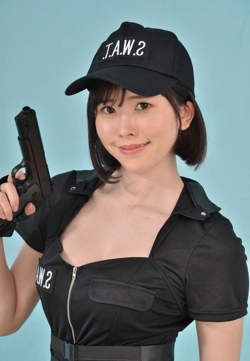 ���ߣ��ǳ�ɫ�ٺϣ�ͷ��