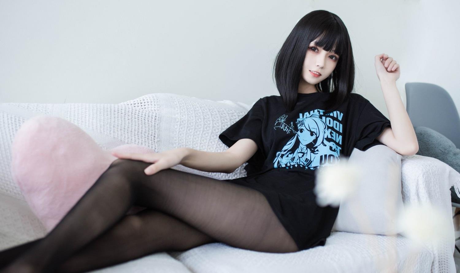 ���ߣ�ѩ��ĳ�ʪ�İ�ɫ��ͷ��