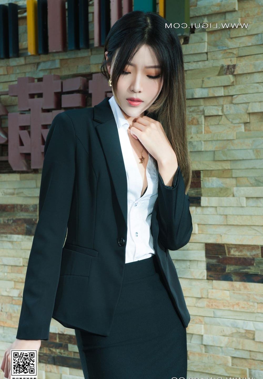 ���ߣ��ȴ��籩��������У�ͷ��