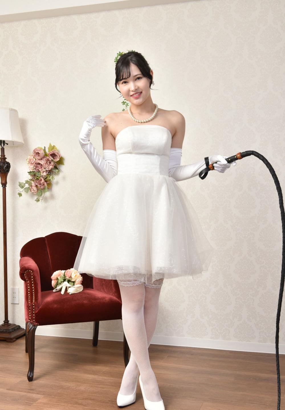 ���ߣ���ɫ�ѹ�Ӣ��ͷ��