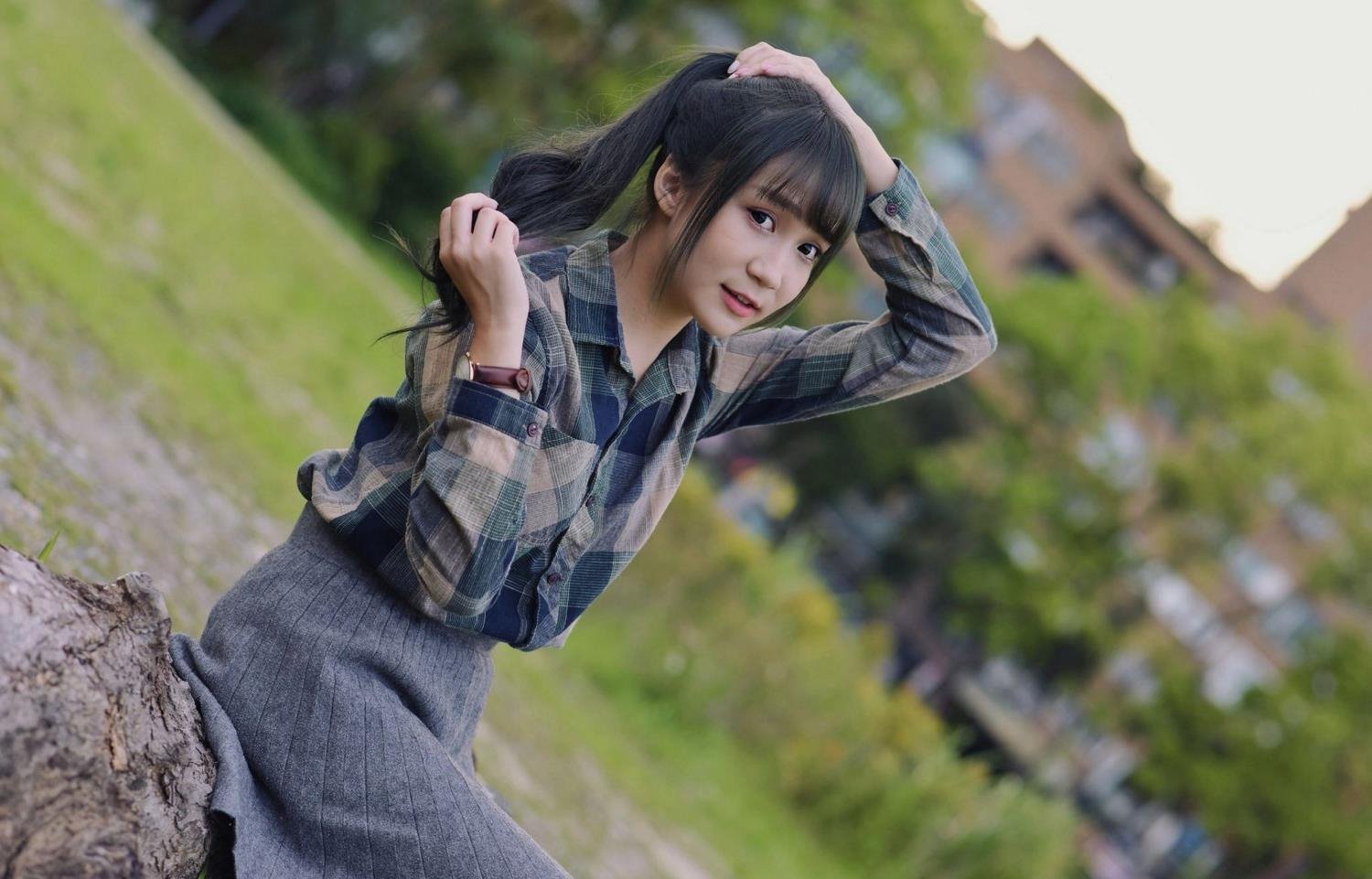 ���ߣ�ӣ����ɫ�����������ģ�ͷ��