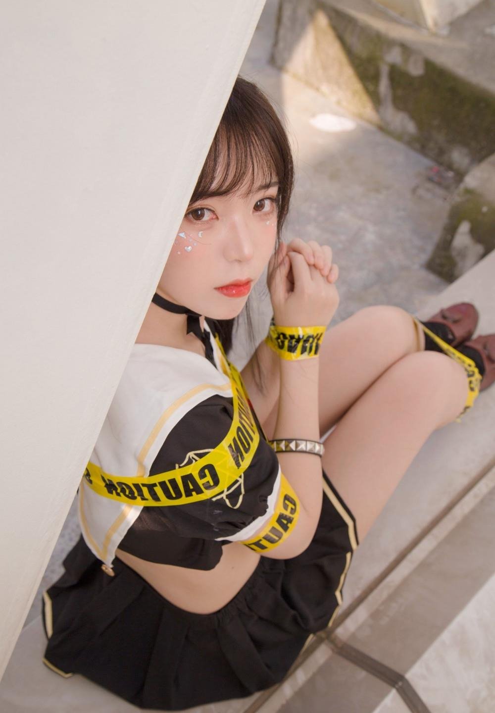 �ձ�Ů��ˤ��