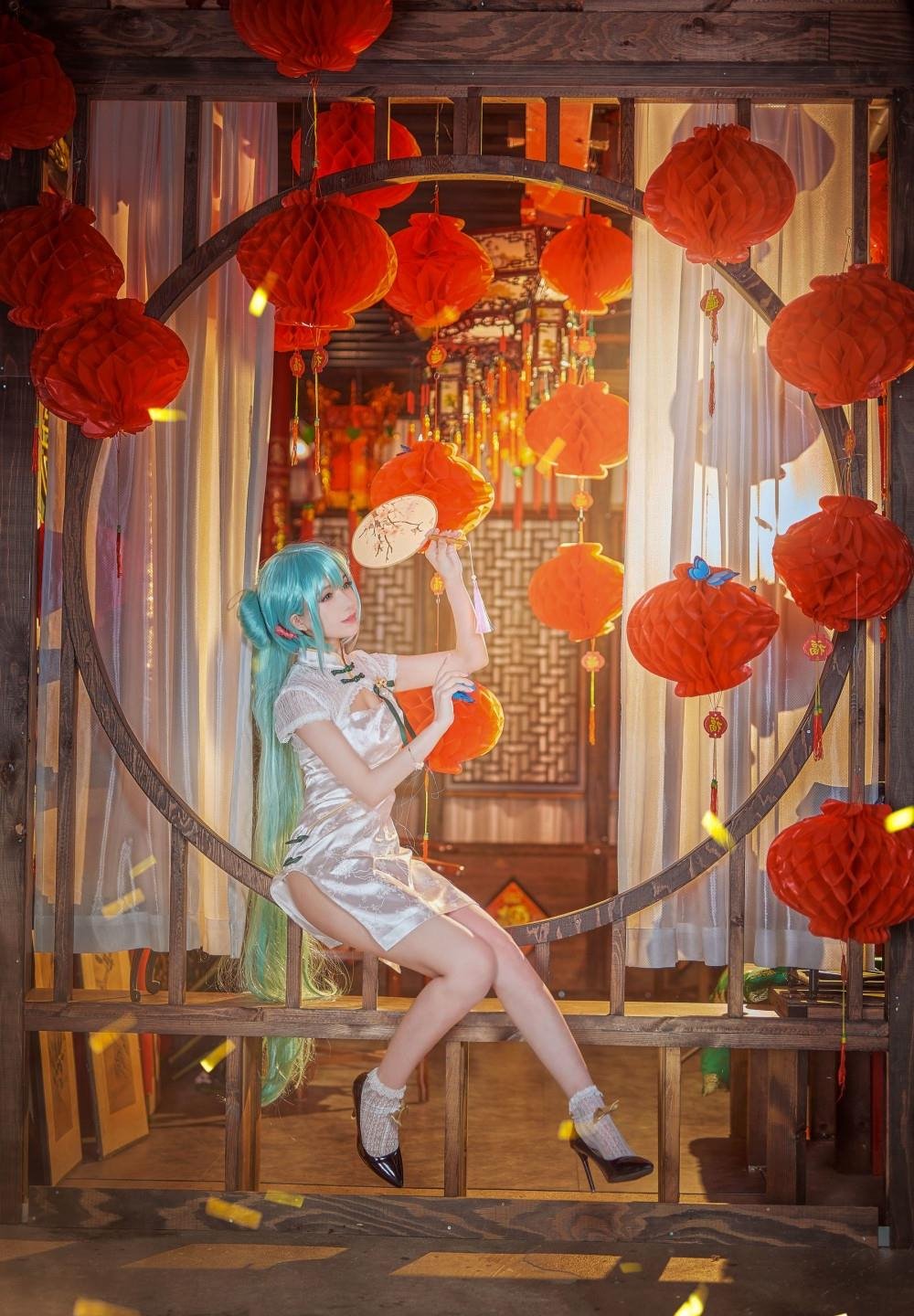 ������ҫŮ�Խ�ɫȥ�����з�װ��Ƭ