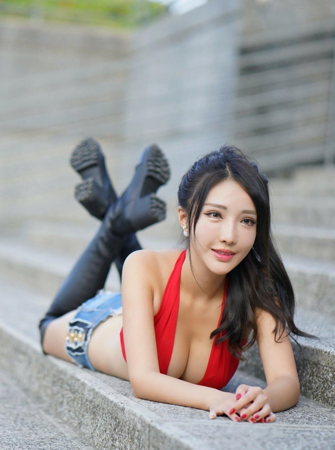 作者(银色机灵的温暖的闪亮的)头像