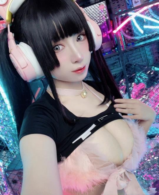 ��Ů���