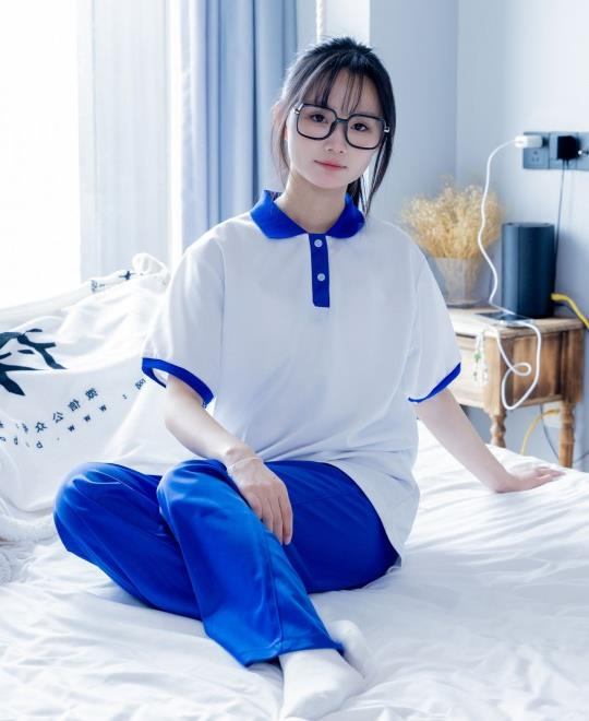 ���ߣ�����Ĵ��ƣ�ͷ��